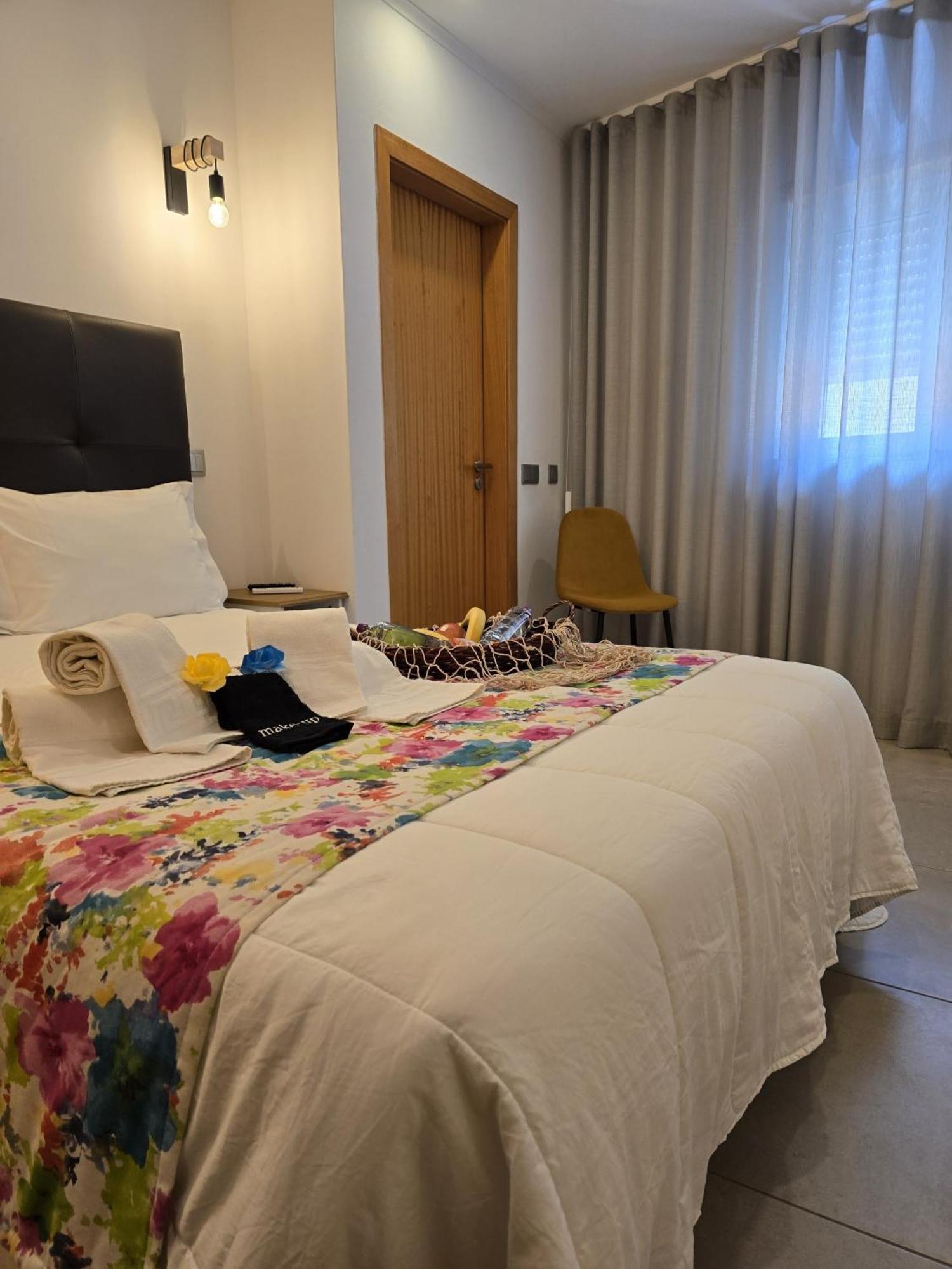 Lc'S Guesthouse Лагос Екстериор снимка