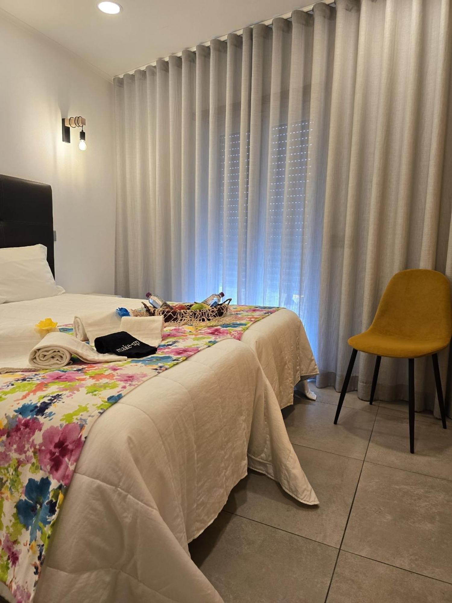 Lc'S Guesthouse Лагос Екстериор снимка